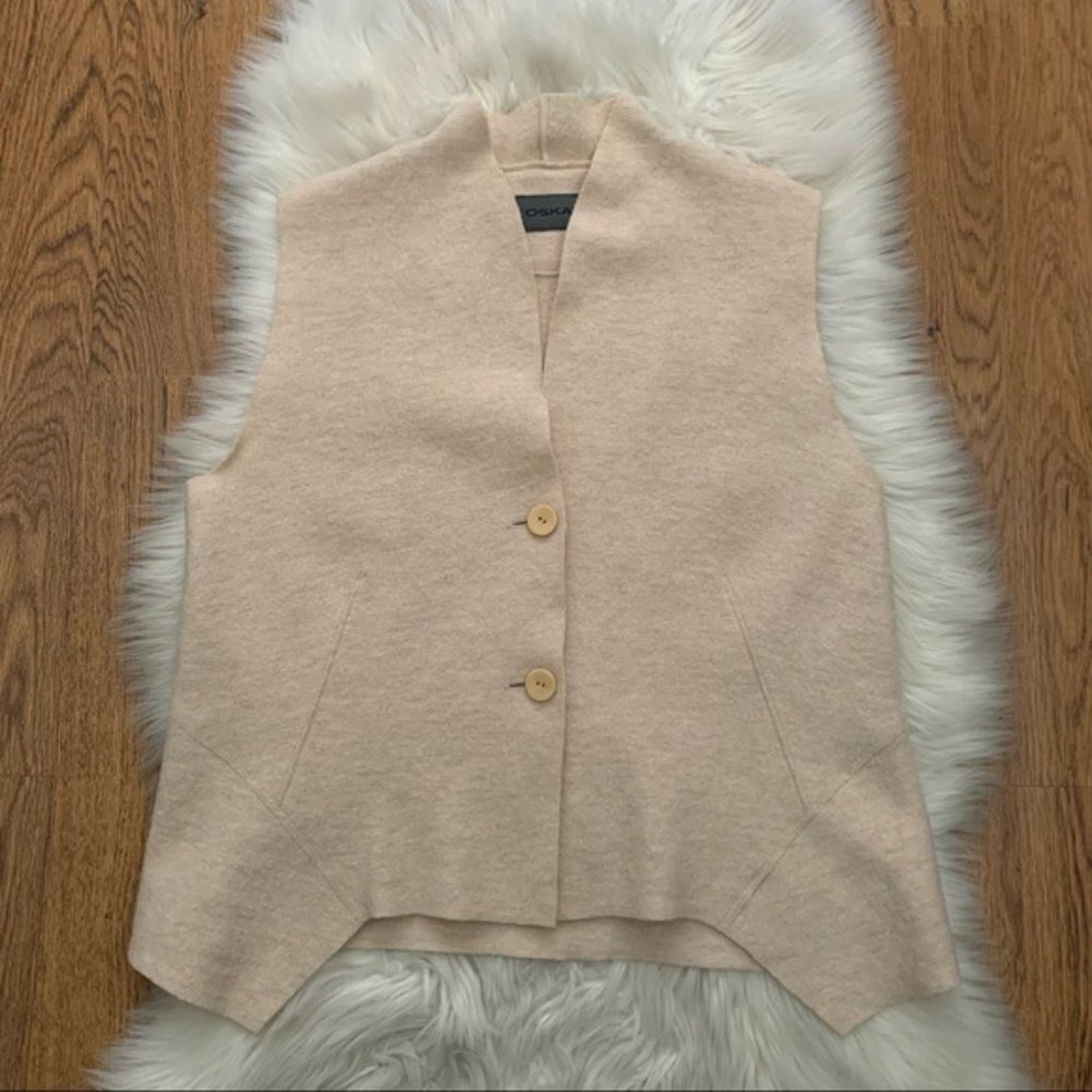 Oska Beige Wool Vest Size 3 100% Virgin Wool. Lagenlook Asymmetrical hem.
